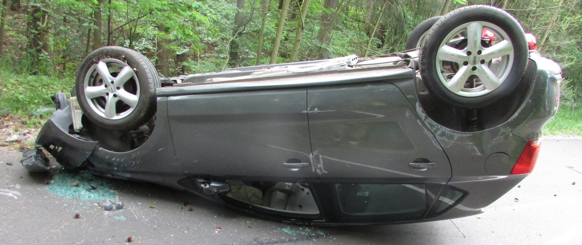 DACHOWANIE POJAZDU NA PROSTYM ODCINKU DROGI