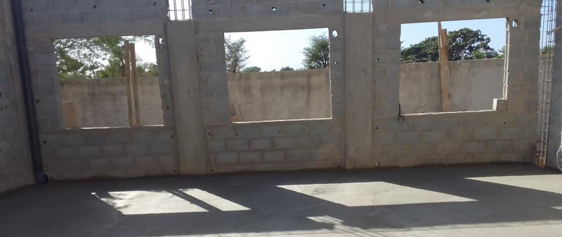 Betonowa konstrukcja, z której powstanie szkoła