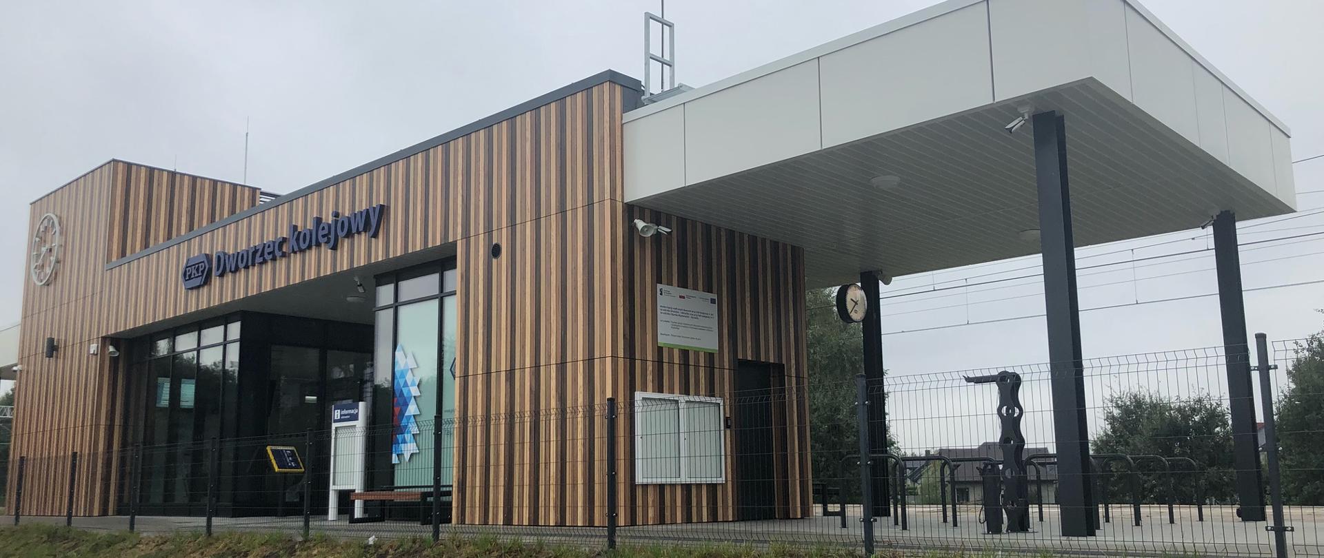 Nowy dworzec w Kornelinie otwarty dla podróżnych