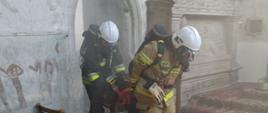 Ćwiczenia strażaków na obiekcie Kościoła w miejscowości Bejsce