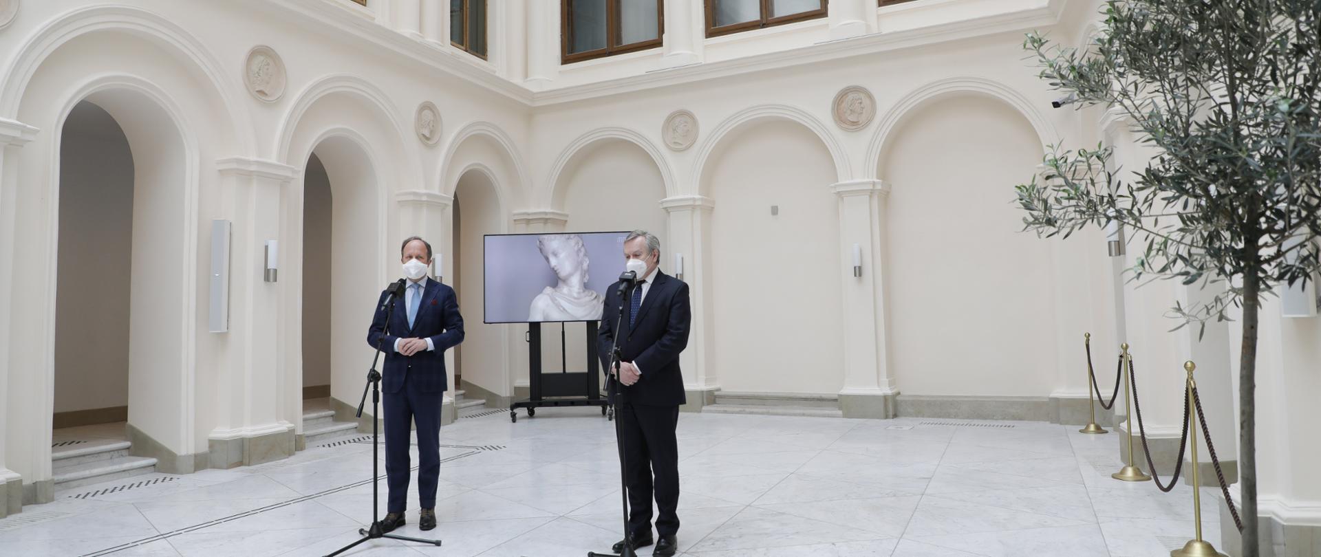 Galeria Sztuki Starożytnej czeka na otwarcie, rusza remont Klasztorku – minister kultury o inwestycjach Muzeum Narodowego w Krakowie, fot Danuta Matloch