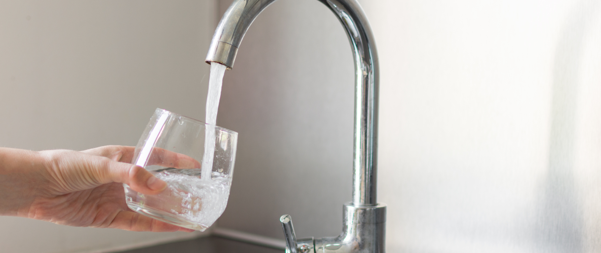 Woda w gminie Lubowidz i Sabnie jest niezdatna do spożycia!