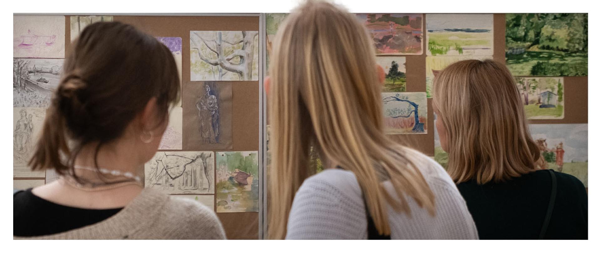 Wystawa poplenerowa klasy 4B - wernisaż