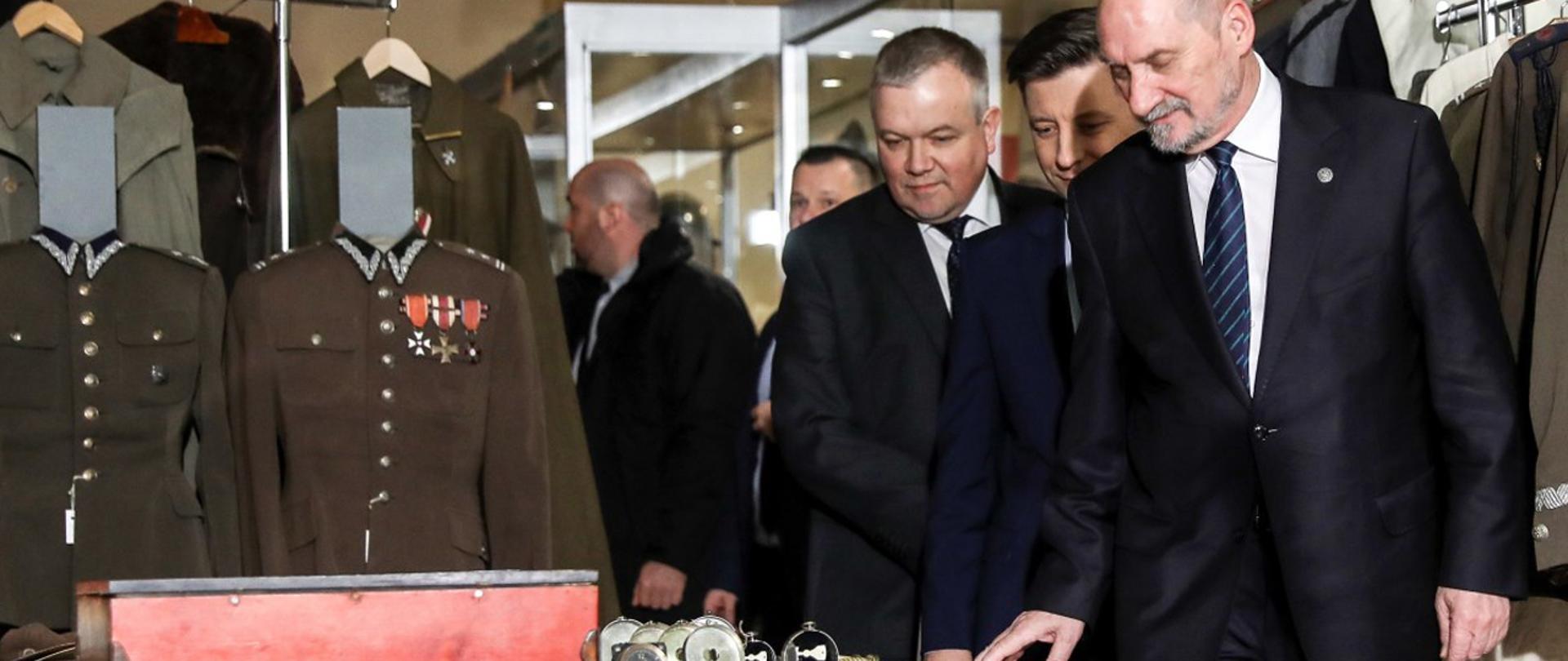 051217_AM_MWP_WKrol_01