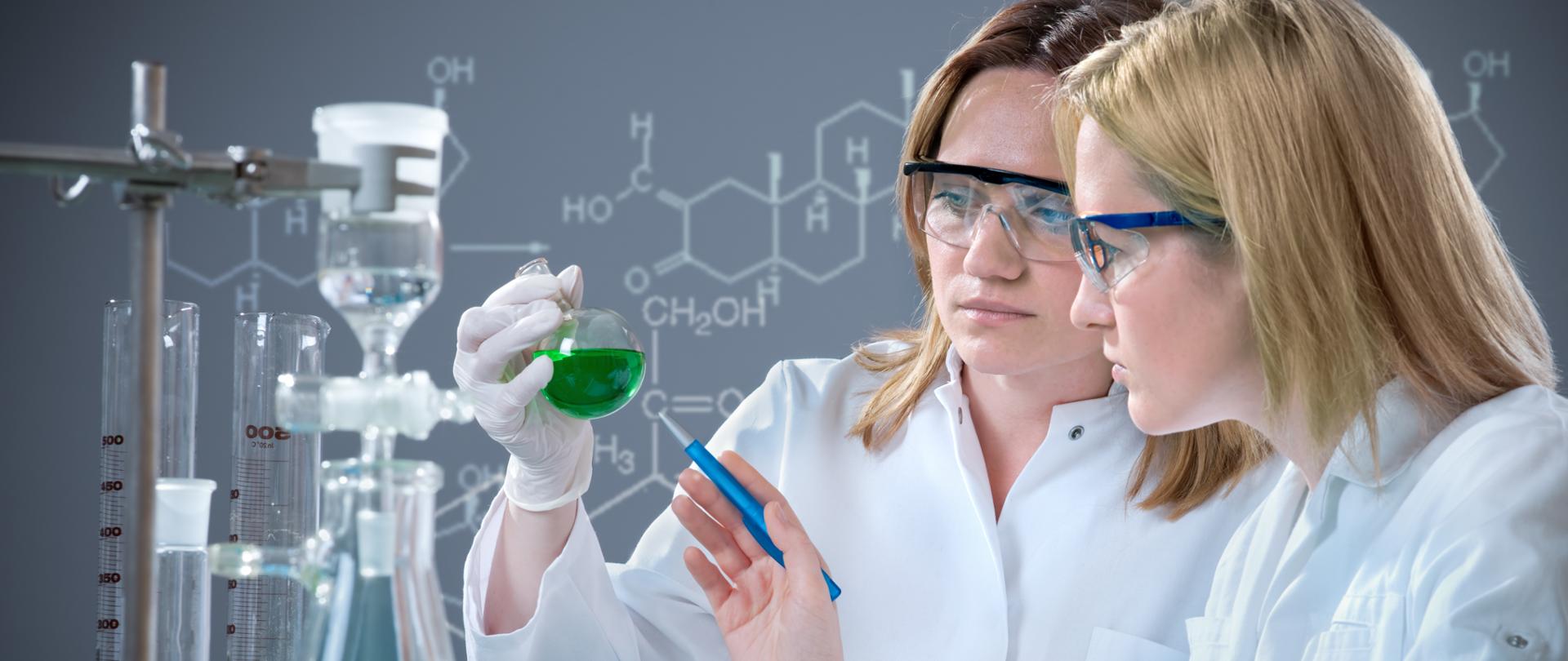 Badaczki w laboratorium.