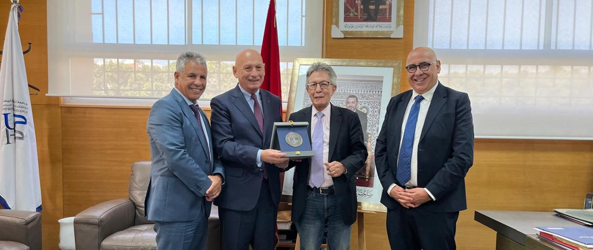 Visite de l'Ambassadeur Tomasz Orłowski chez le Président de l' Université Hassan II de Casablanca, Houssine Azeddoug