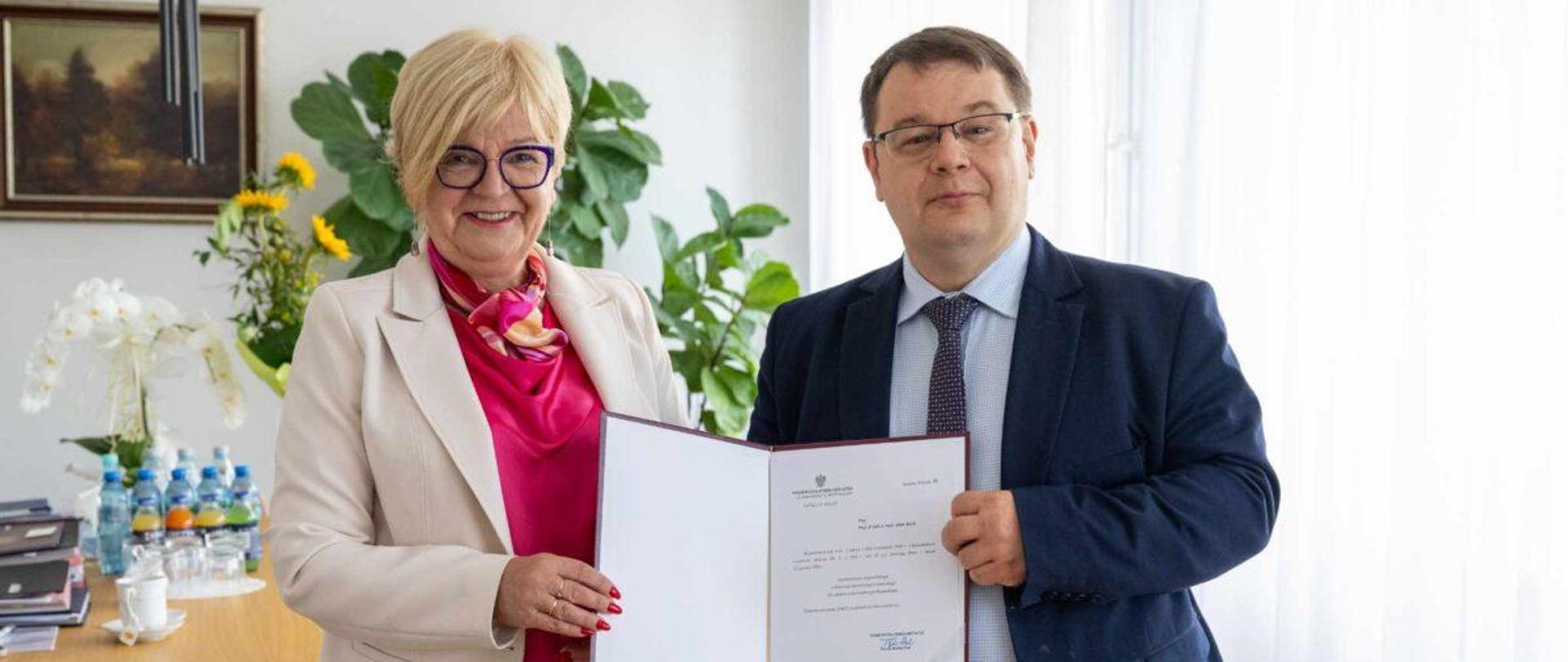 Wojewoda podkarpacki Teresa Kubas-Hul podczas powołania konsultanta w ochronie zdrowia