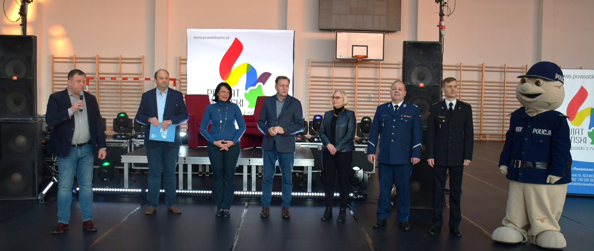 Starosta Kępiński Robert Kieruzal, Naczelnik WZPiPP Paweł Jeziorny, Wicestarosta Kępiński Alicja Śniegocka, Członek Zarządu Powiatu Kępińskiego Marek Potarzycki, Dyrektor LO Nr I w Kępnie Danuta Stefańska, Komendant Powiatowy Policji w Kępnie Mirosław Józefiak, Zastępca Komendanta Powiatowego PSP w Kępnie Jarosław Kucharzak