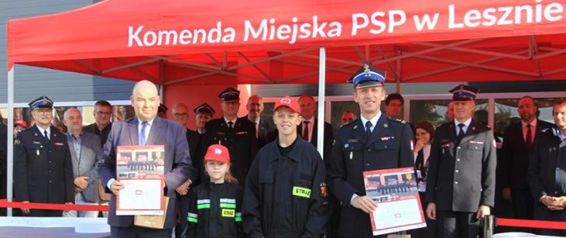 WRĘCZENIE PROMES NA DOFINANSOWANIE MŁODZIEŻOWYCH DRUŻYN POŻARNICZYCH W LIPNIE
