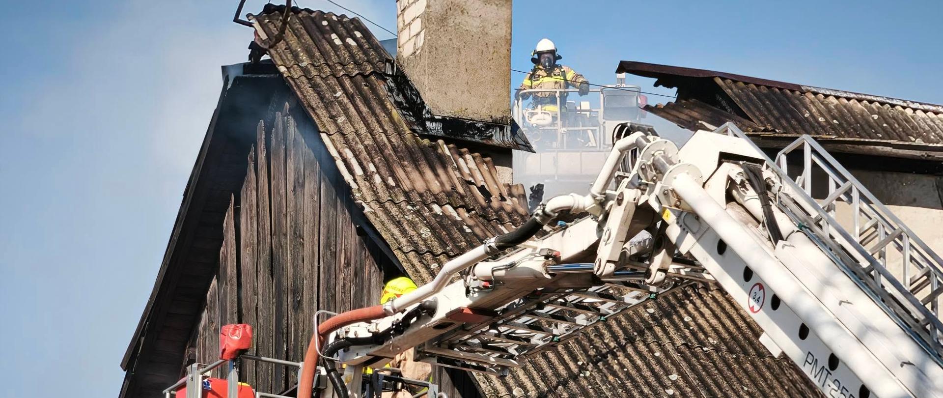 Pożar dachu budynku mieszkalnego w Drzonowie