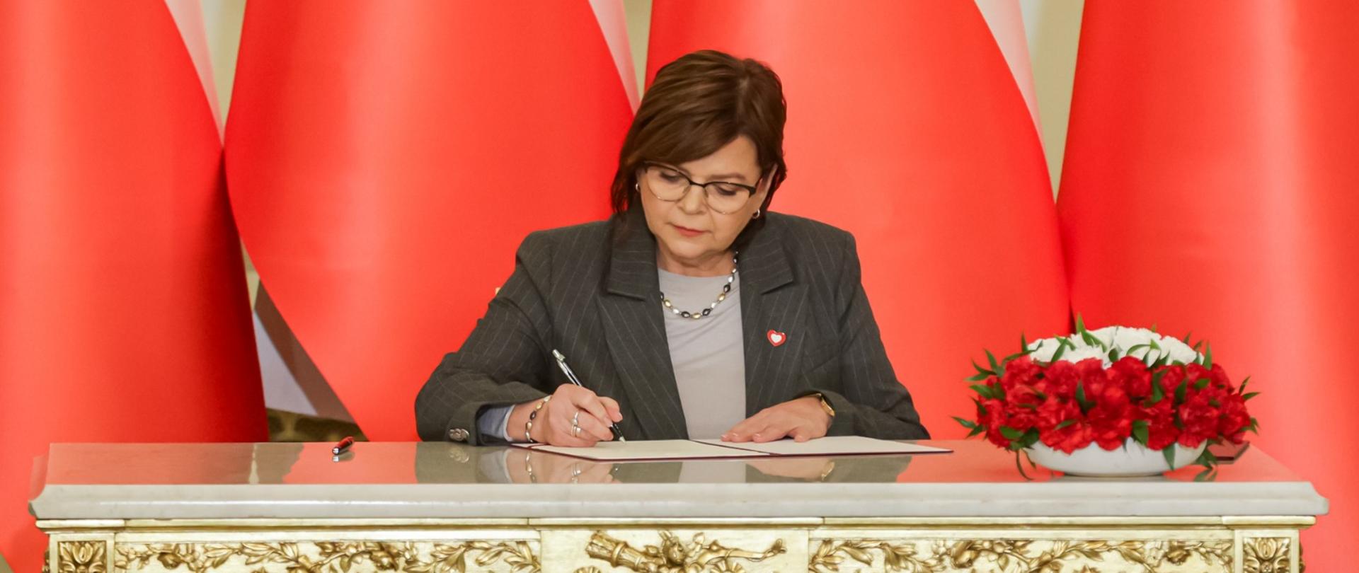 Zdjęcie minister zdrowia Izabeli Leszczyny