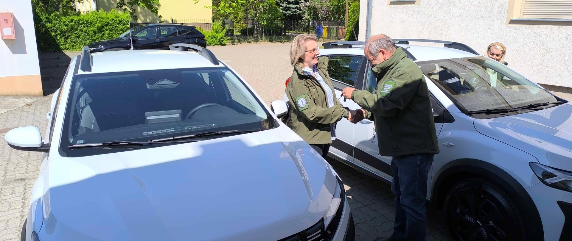 Przekazanie samochodów