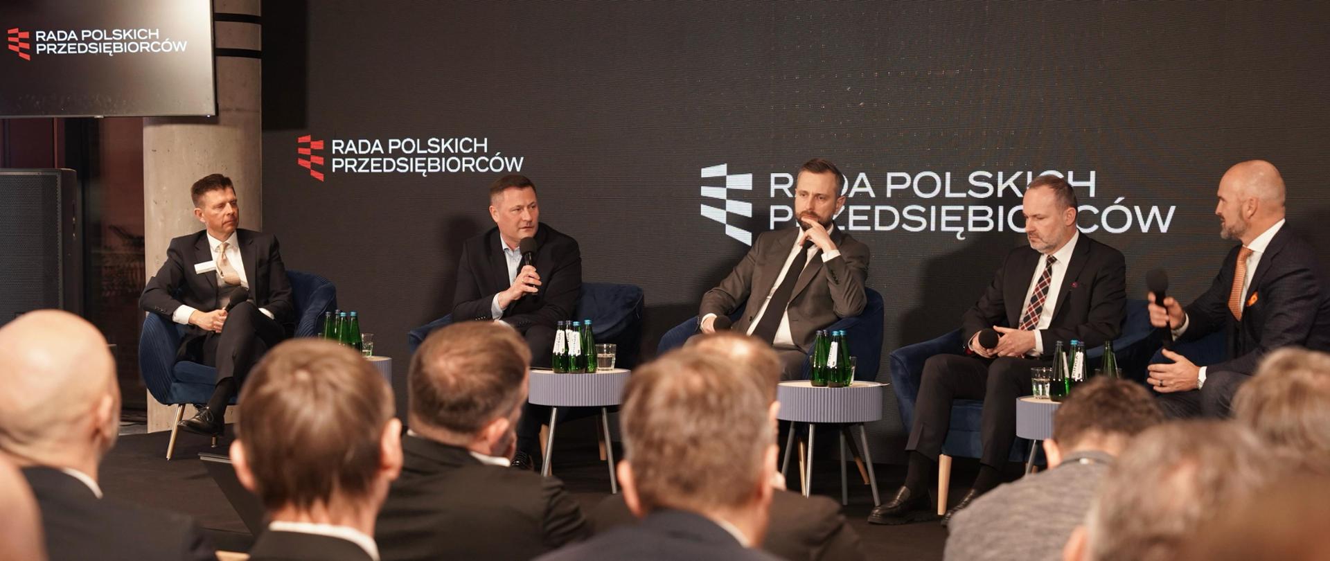 Panel dyskusyjny "O wyzwaniach i szansach dla przedsiębiorców w obliczu zmieniającej się rzeczywistości"