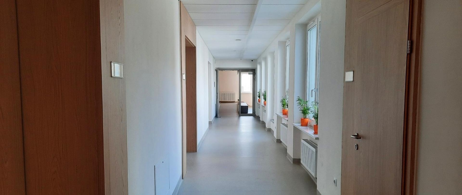 zdjęcie korytarza nowego budynku szkoły