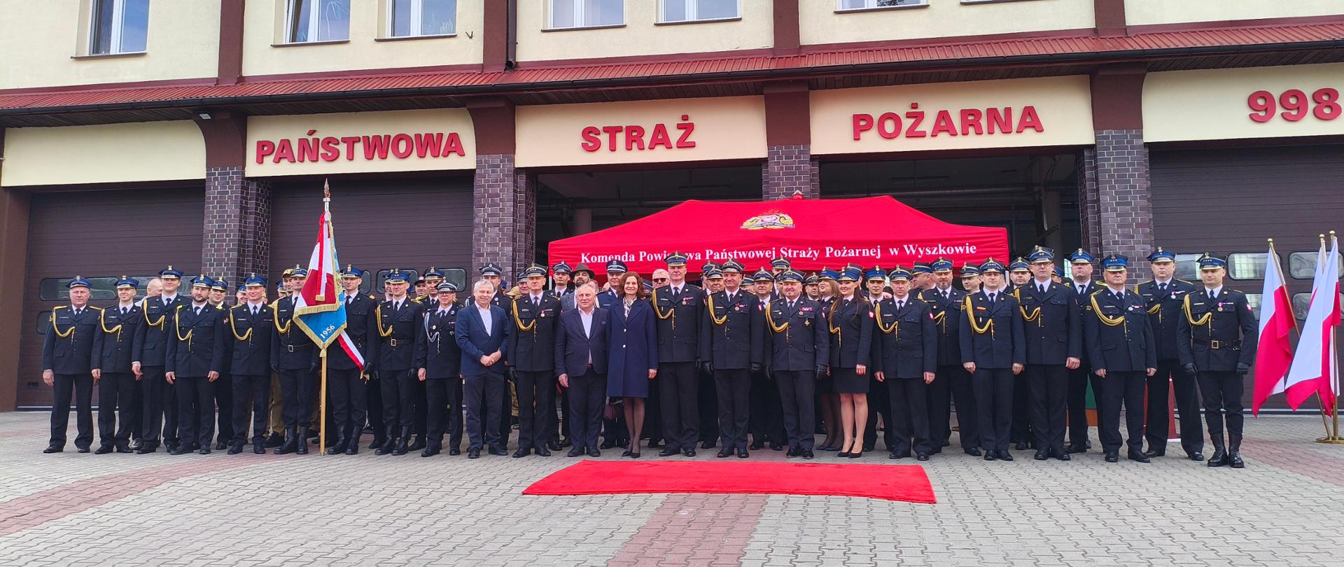 Uroczysta zbiórka z okazji zdania obowiązków i przyjęcia pełnienia obowiązków Komendanta Powiatowego Państwowej Straży Pożarnej w Wyszkowie.