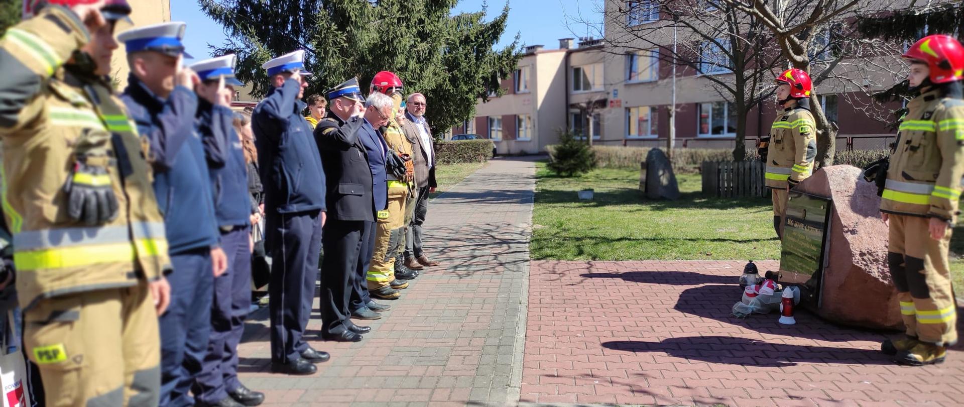 oddanie hołdu w dniu pamięci Ofiar Katyńskich