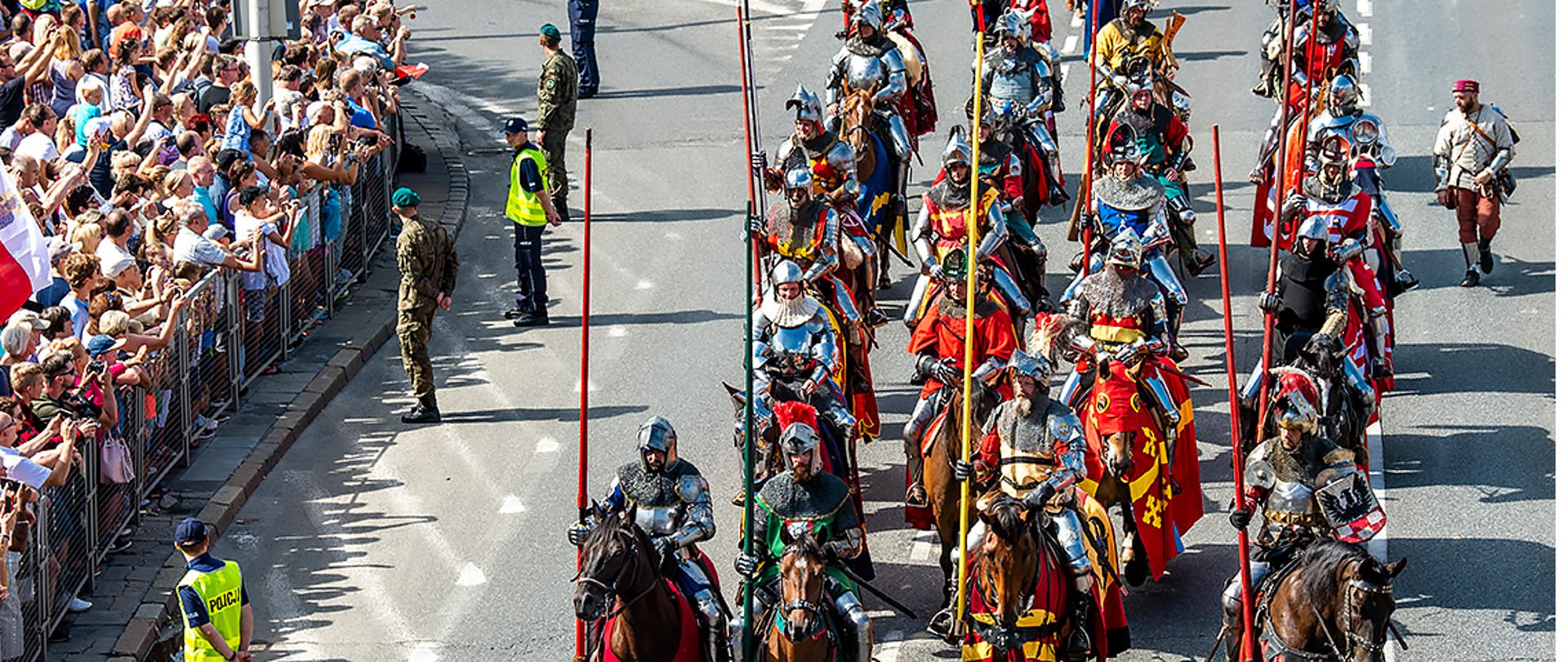 Defilada_historyczna