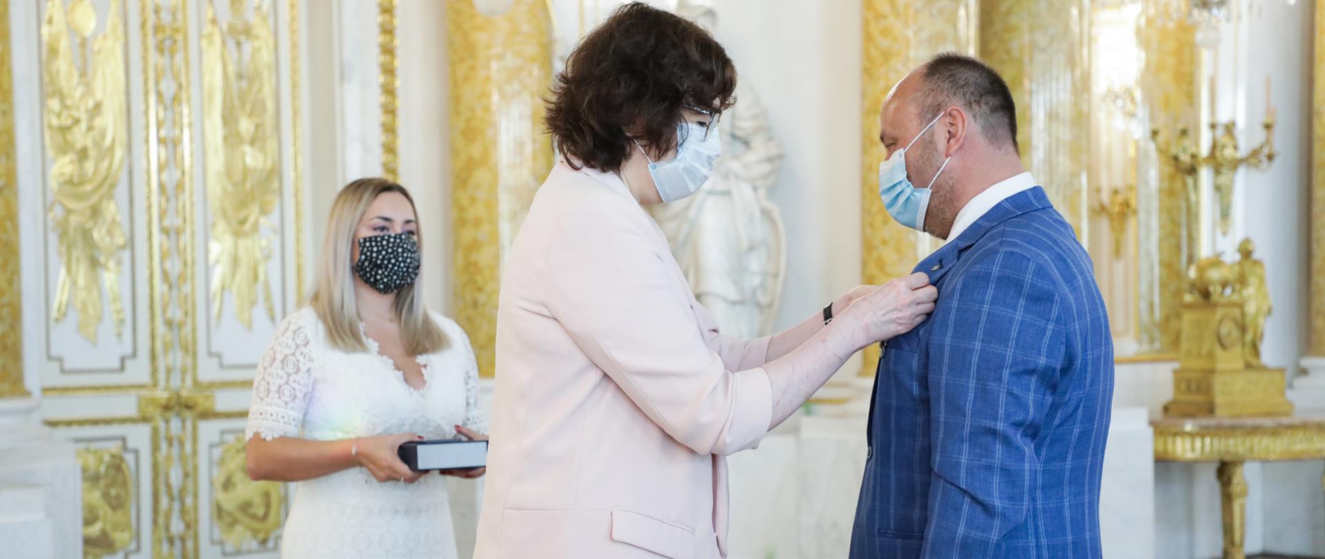 Odznaczenia i podziękowania dla przedstawicieli władz uczelni artystycznych, fot. Danuta Matloch