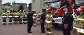 Uroczysty apel z okazji Dnia Strażaka i przekazania samochodów pożarniczych
