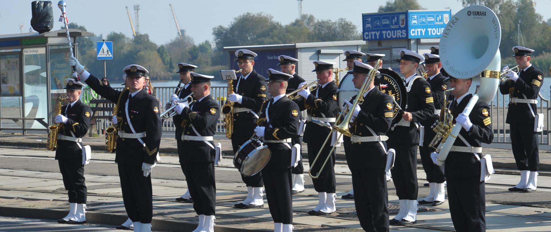 Na zdjęciu jest orkiestra Akademii Morskiej