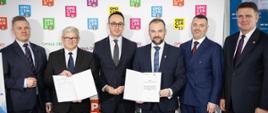 W obecności ministra infrastruktury Dariusza Klimczaka spółka PKP Polskie Linie Kolejowe podpisała porozumienie z Miastem Opoczno na utrzymanie i zarządzanie dwoma parkingami w sąsiedztwie stacji Opoczno Południe.