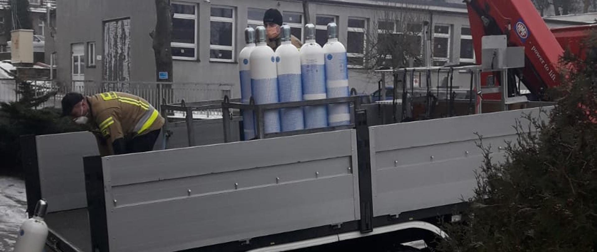 Ładowanie butli na samochód ciężki 