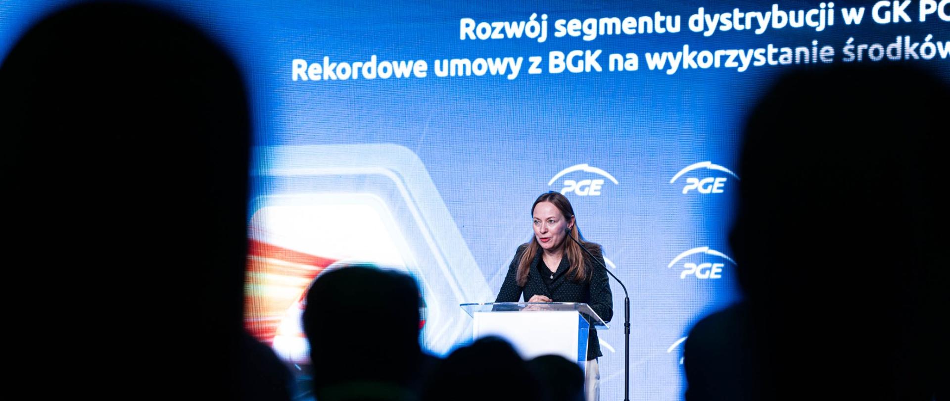 Minister Katarzyna Pełczyńska Nałęcz w mównicy