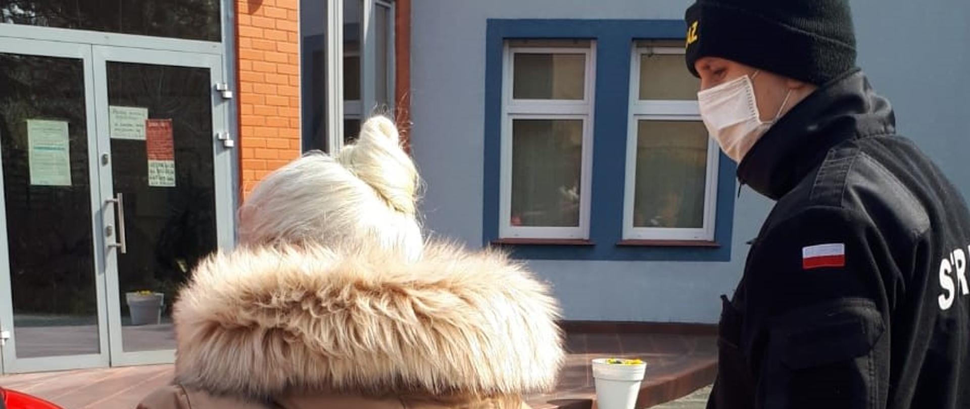 Transport seniora do punktu szczepień