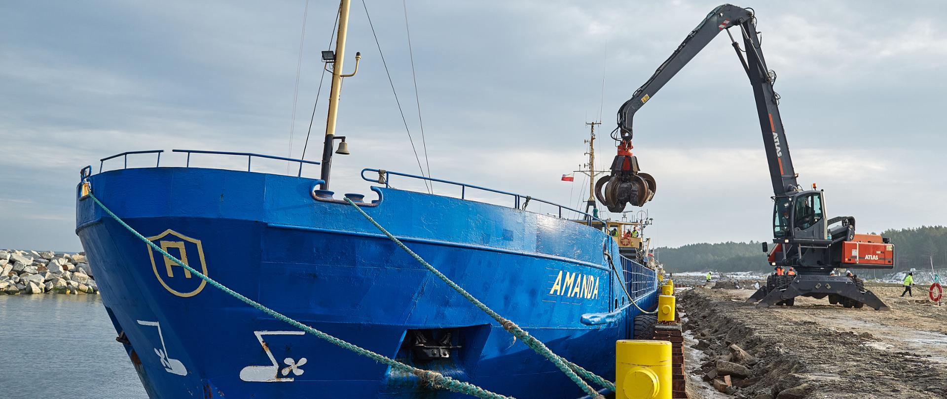 Do Portu Zewnętrznego na Mierzei Wiślanej dopłynął statek Amanda