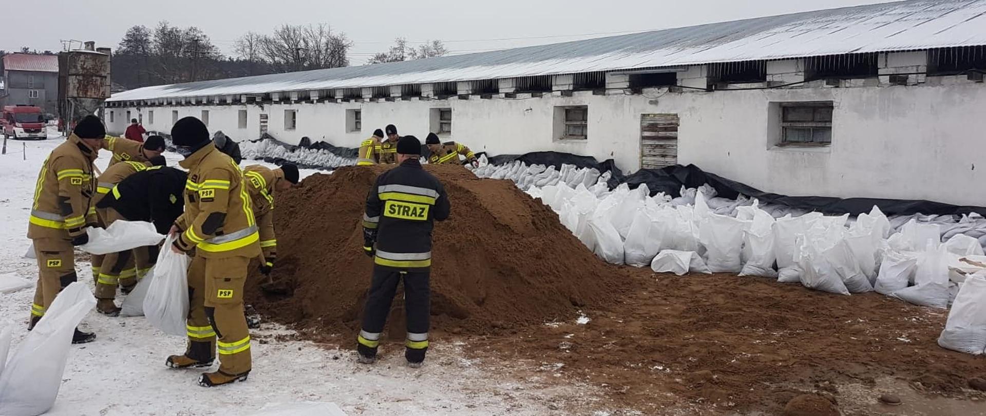 Działania w związku z zatorem lodowym i zagrożeniem powodziowym w Płocku