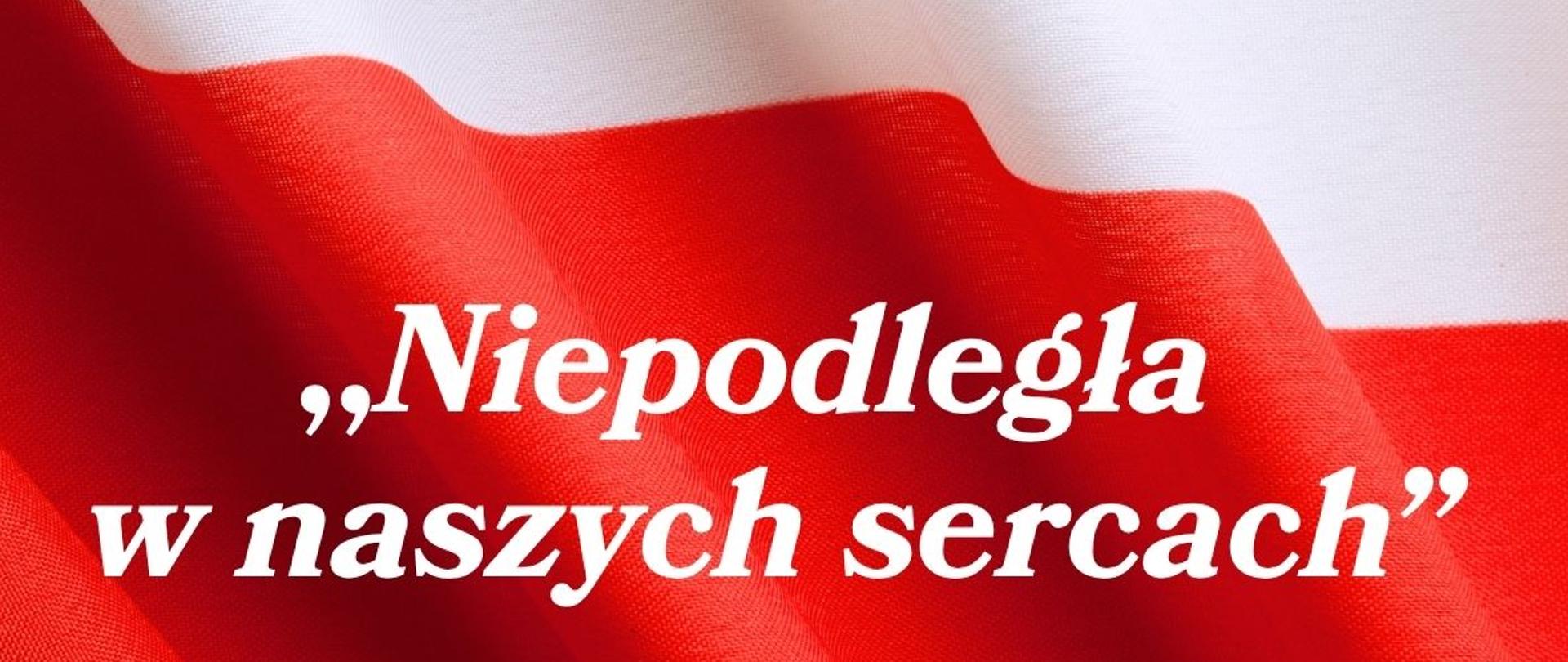 Plakat przedstawia zaproszenie na koncert z okazji 80-lecia Zespołu Szkół Muzycznych im. Stanisława Moniuszki w Wałbrzychu. W tle widoczna jest tkanina w barwach biało-czerwonych, przypominająca flagę Polski. U góry umieszczone jest niebieskie logo szkoły z napisem "80-lecie 1945–2025". Poniżej, na czerwono, widnieje tekst: "Zespół Szkół Muzycznych im. Stanisława Moniuszki w Wałbrzychu zaprasza na KONCERT". Centralnie, białym pismem na czerwonym tle, znajduje się tytuł wydarzenia: „Niepodległa w naszych sercach”. Na dole podane są szczegóły: termin koncertu – 6 listopada 2025 r. o godzinie 17:00, miejsce – Aula Szkoły, ul. Moniuszki 41. Całość ma odświętny i patriotyczny charakter.