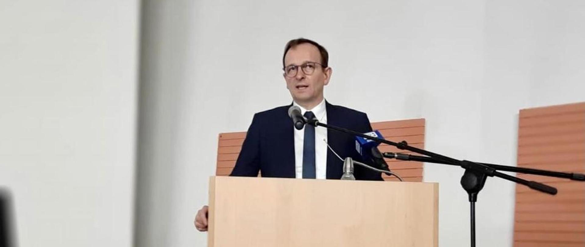 Deputy Minister Siarka at the conference on the Białowieża Forest