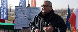 Minister infrastruktury Andrzej Adamczyk podczas konferencji poświęconej podpisaniu umowy na zaprojektowanie i budowę odcinka drogi S19 między Lublinem a Lubartowem.