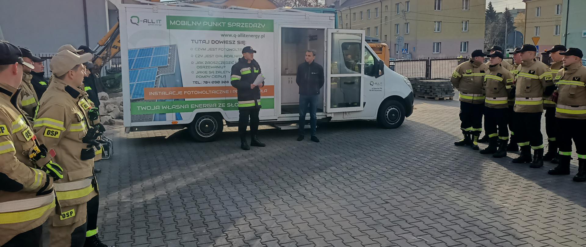 Ćwiczenia z zakresu postępowania podczas zdarzeń w obrębie instalacji fotowoltaicznych na placu KP PSP w Zambrowie