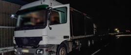 Ponad 65 ton zamiast dopuszczalnych 40 ważyła ciężarówka ze zbiornikami betonowymi. Zespół pojazdów zatrzymał do kontroli i wycofał z ruchu patrol mazowieckiej Inspekcji Transportu Drogowego.
