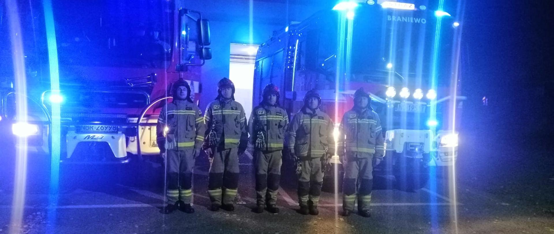 Strażacy zmiany służbowej JRG Braniewo