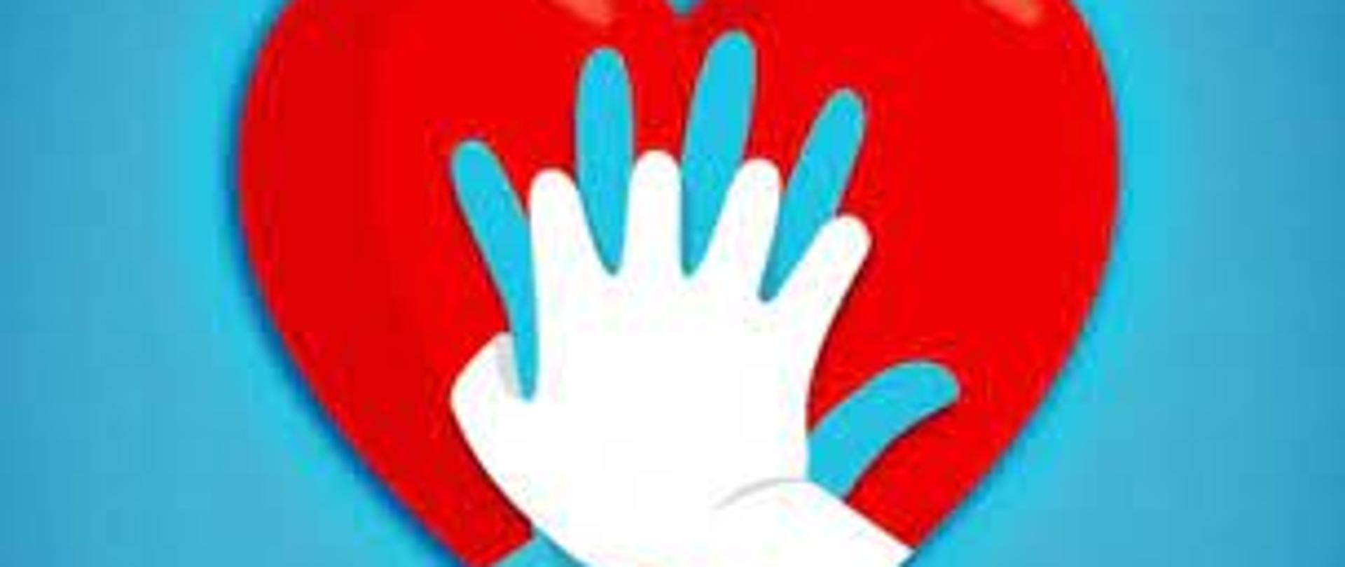 Obraz przedstawia czerwone serca na niebieskim tle. Na sercu ułożone są dwie dłonie w kolorze białym i niebieskim