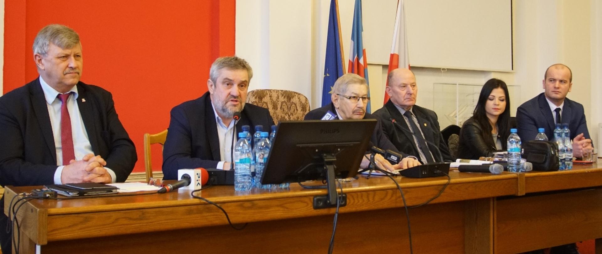 Min. J. K. Ardanowski podczas spotkania z rolnikami