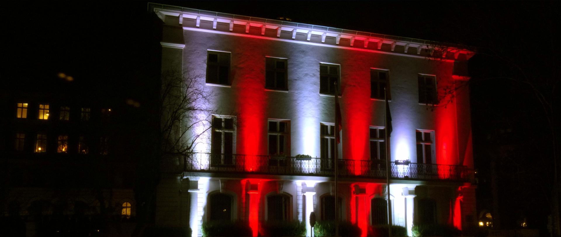 Iluminacja fasady Ambasady