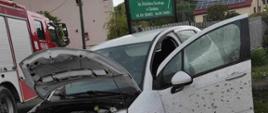 Samochód osobowy uczestniczący w wypadku..