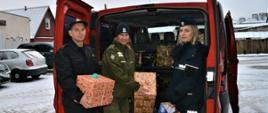 Prezenty świąteczne dzieciom z powiatu sejneńskiego od mundurowych