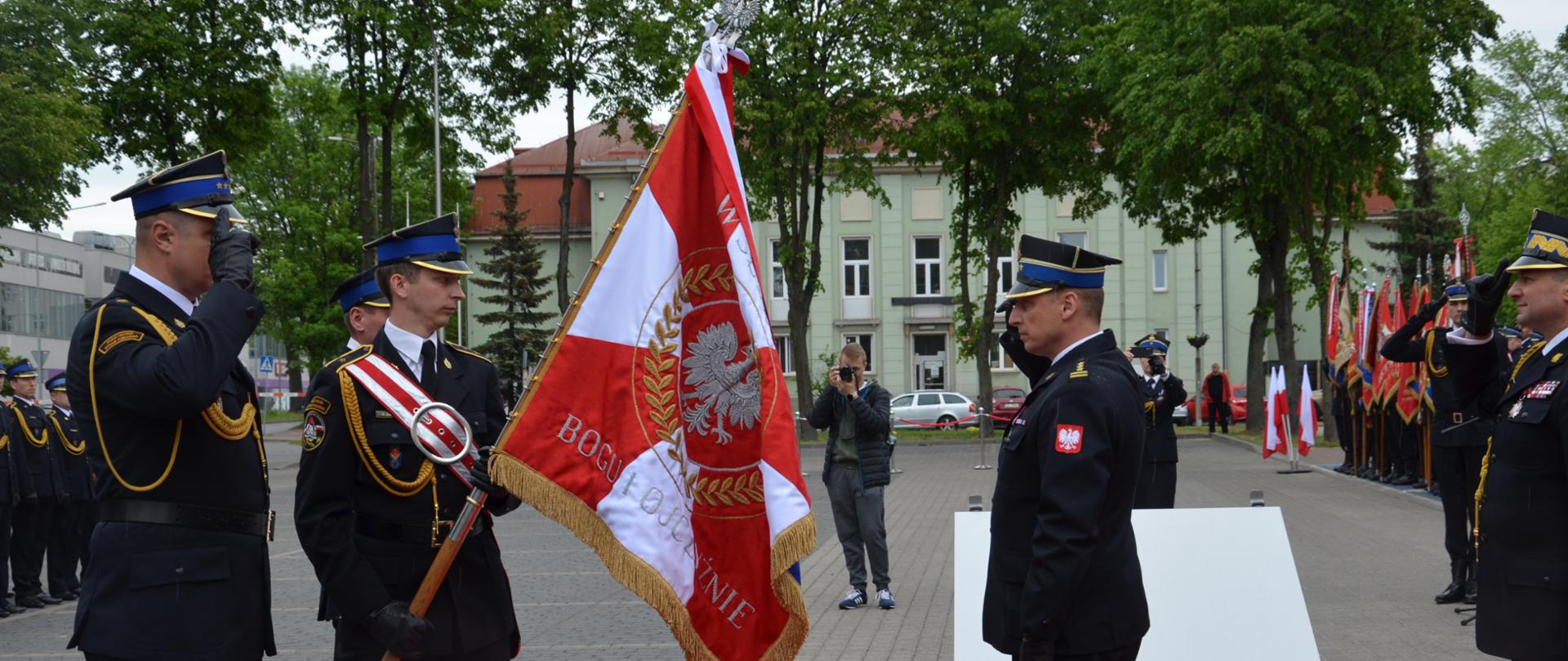 Uroczystość Wojewódzkich obchodów Dnia Strażaka oraz nadanie sztandaru Komendzie Powiatowej Państwowej Straży Pożarnej w Zawierciu.