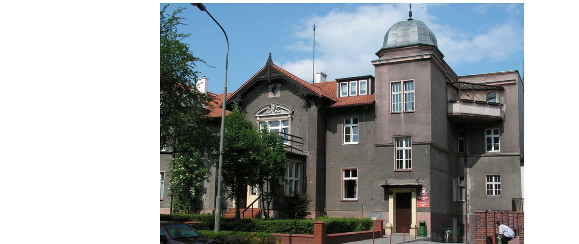 Zdjęcie przedstawia budynek - willę 19-wieczną., 1 piętrową, 