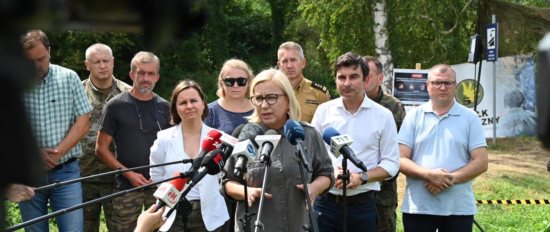 ministra klimatu i środowiska podczas konferencji prasowej w Kłodnicy