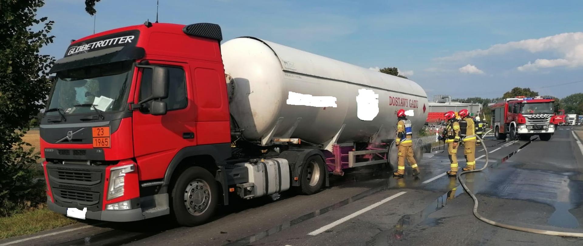 Działania_gaśnicze_cysterny_z_gazem_propan_butan