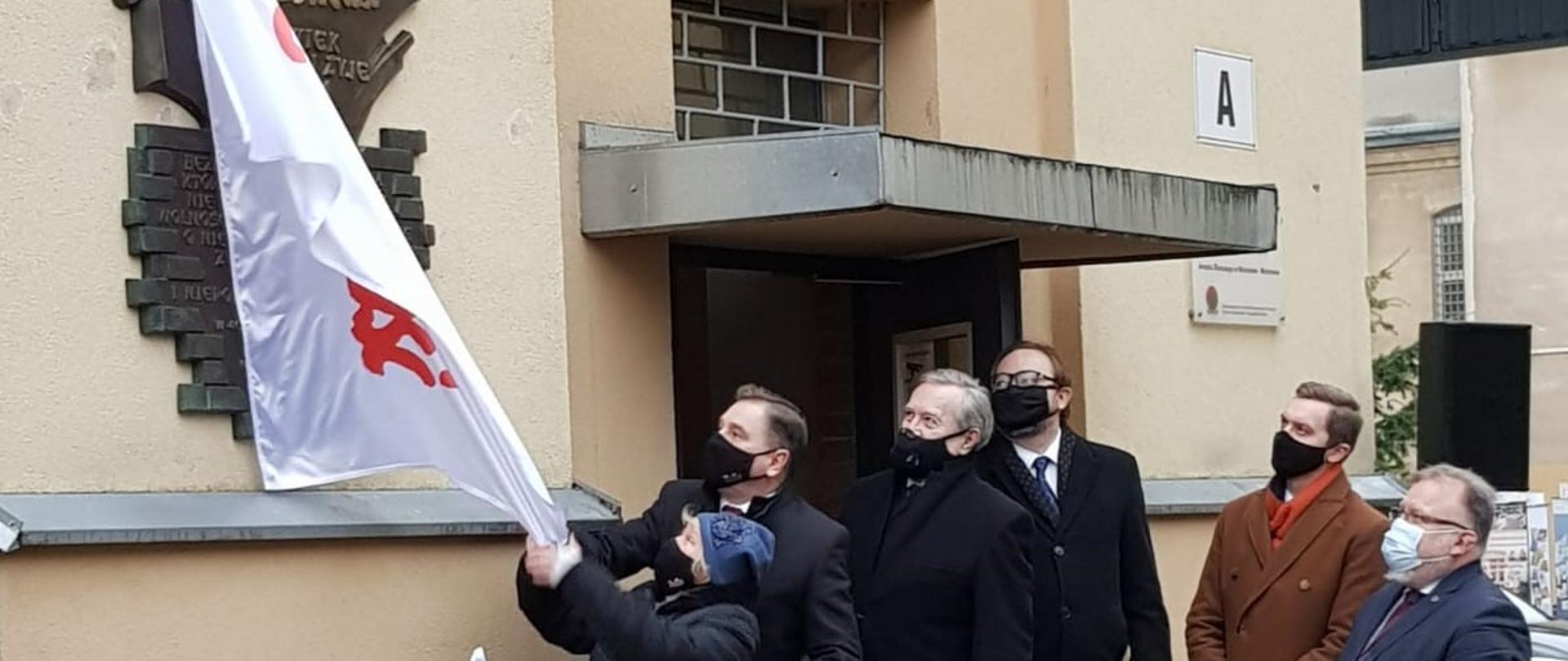 Minister kultury w 39. rocznicę wprowadzenia stanu wojennego: martyrologia i pamięć to element naszej tożsamości. Nie możemy się jej wstydzić.