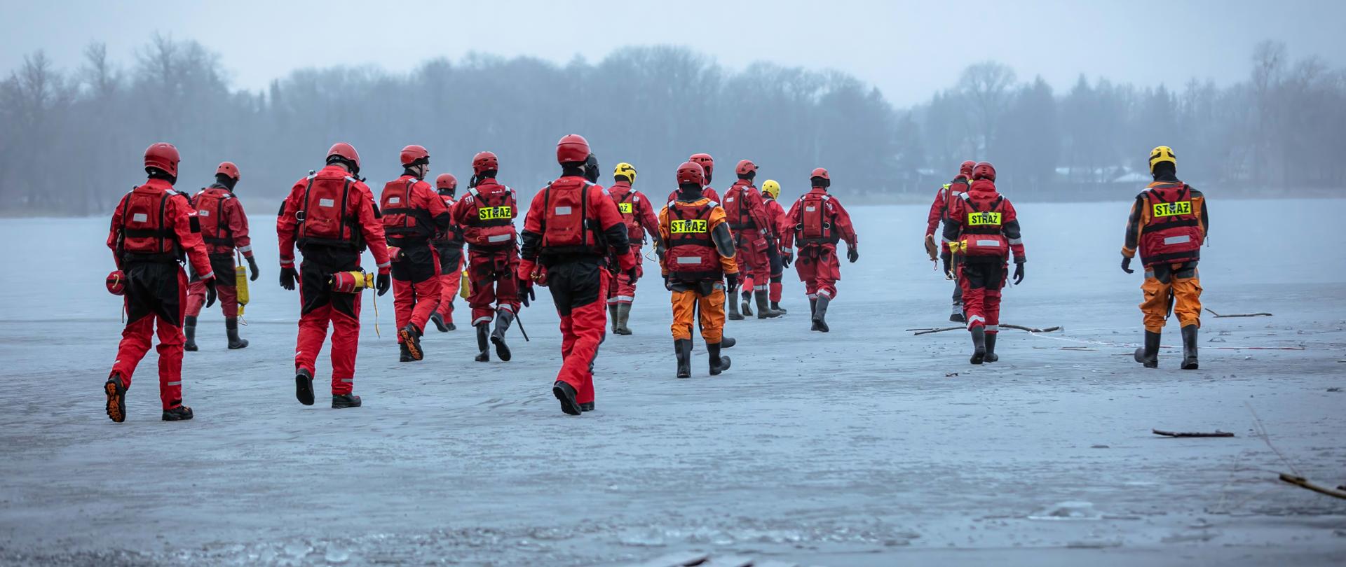 Wejście na zamarznięty akwen
