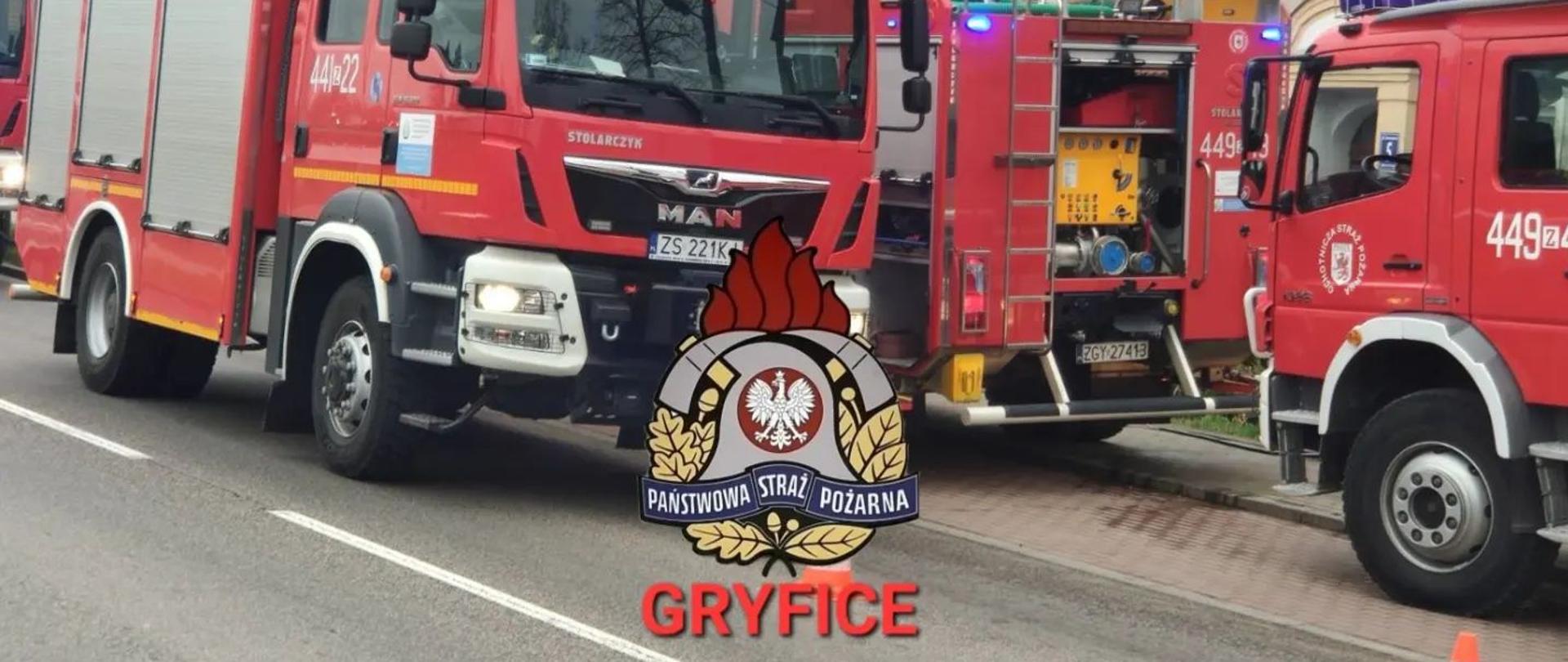 Na zdjęciu widoczne samochody ratowniczo-gaśnicze