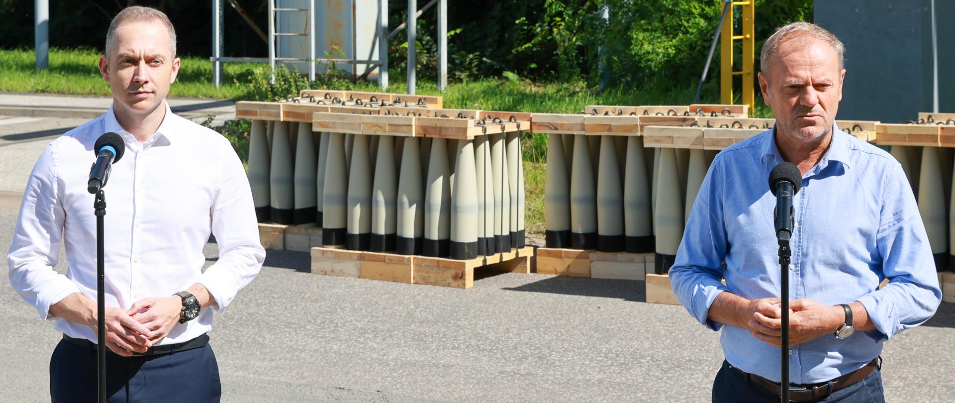 11 sierpnia br. premier Donald Tusk oraz wiceminister obrony narodowej odwiedzili Zakłady Chemiczne Nitro-Chem S.A., które są największym w Europie i w NATO producentem trotylu. Obecna na ponad 30 rynkach świata spółka z ponad 75-letnim doświadczeniem w branży jest jednym z kluczowych z punktu widzenia polskiego bezpieczeństwa zakładów.
