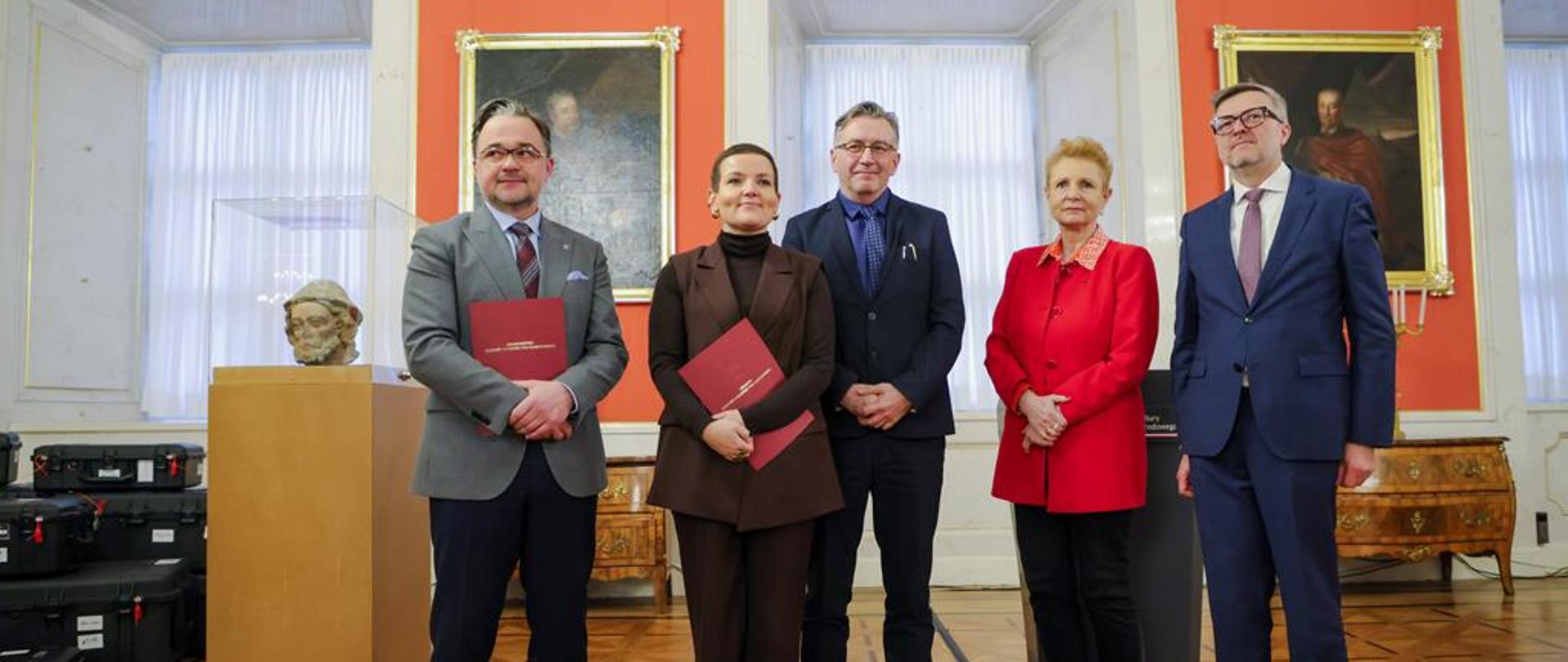 Odzyskane z Niemiec obiekty można oglądać na Zamku Królewskim, fot. Danuta Matloch/MKiDN